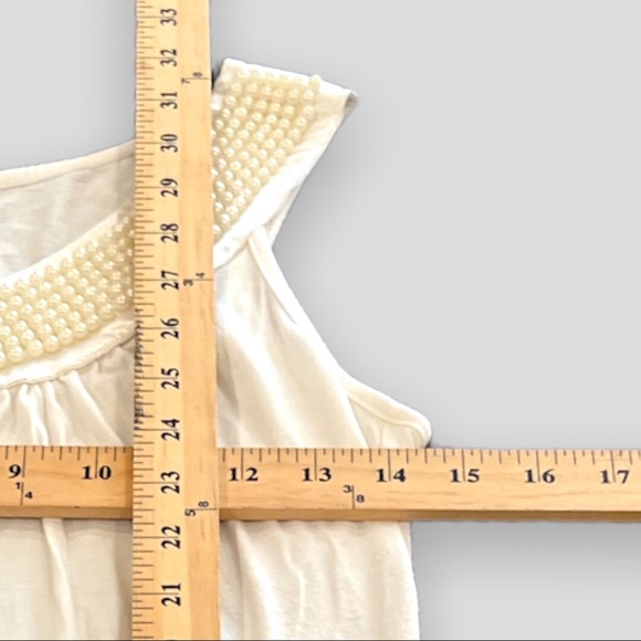 Pearl beaded neckline short sleeve light fabric white top Sz M - Picture 8 of 8